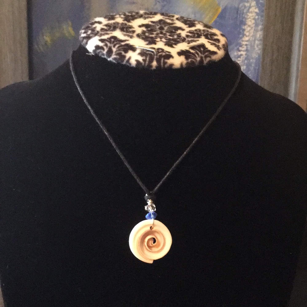 Shell π Choker - Picture 2 of 5
